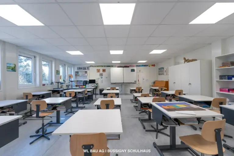 Schulzimmer-Schulcontainer-Schulhaus-Pully