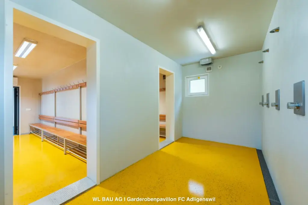 Container-Garderobe-Innenansicht-FC-Adligenswil
