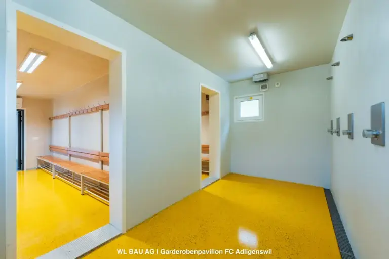 Container-Garderobe-Innenansicht-FC-Adligenswil