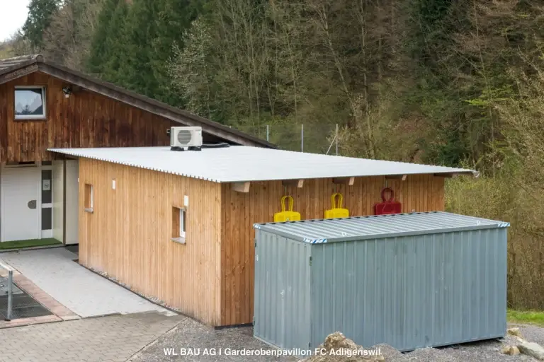 Garderobencontainer-Aussenansicht-FC-Adligenswil