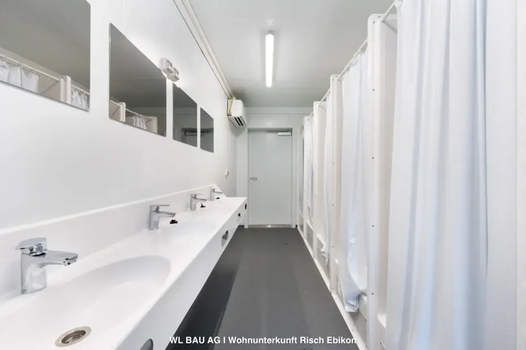 Sanitaeranlagen-Container-Wohnunterkunft-Risch-Ebikon