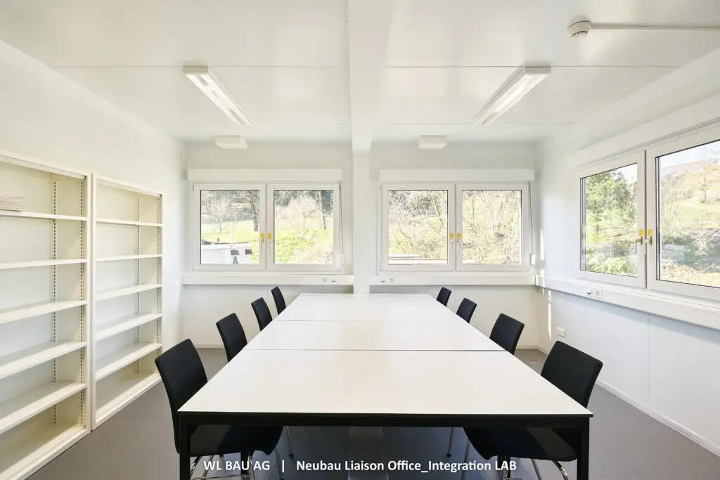 Sitzungszimmer-Buero-Container-Containerbau