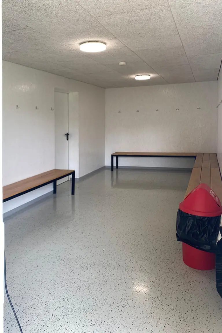 Garderobe FC Emmen_4