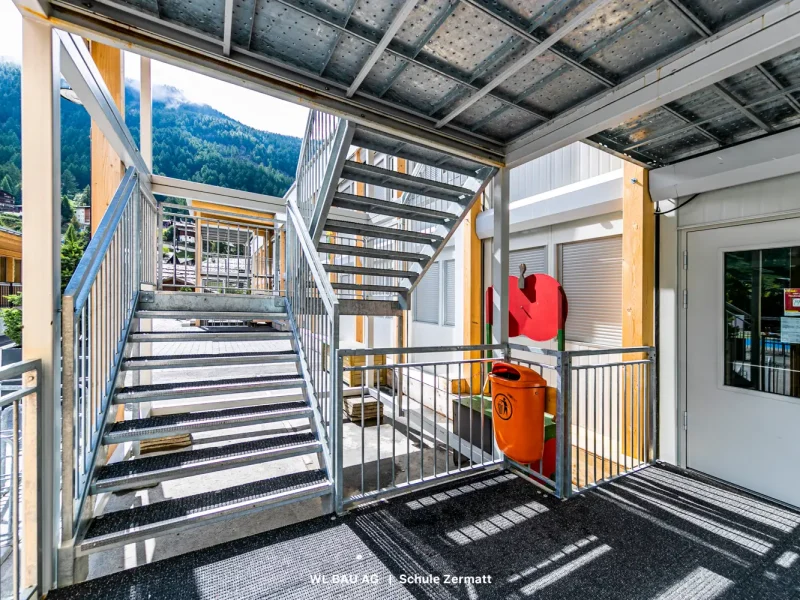 Foto-Aussentreppen-Container